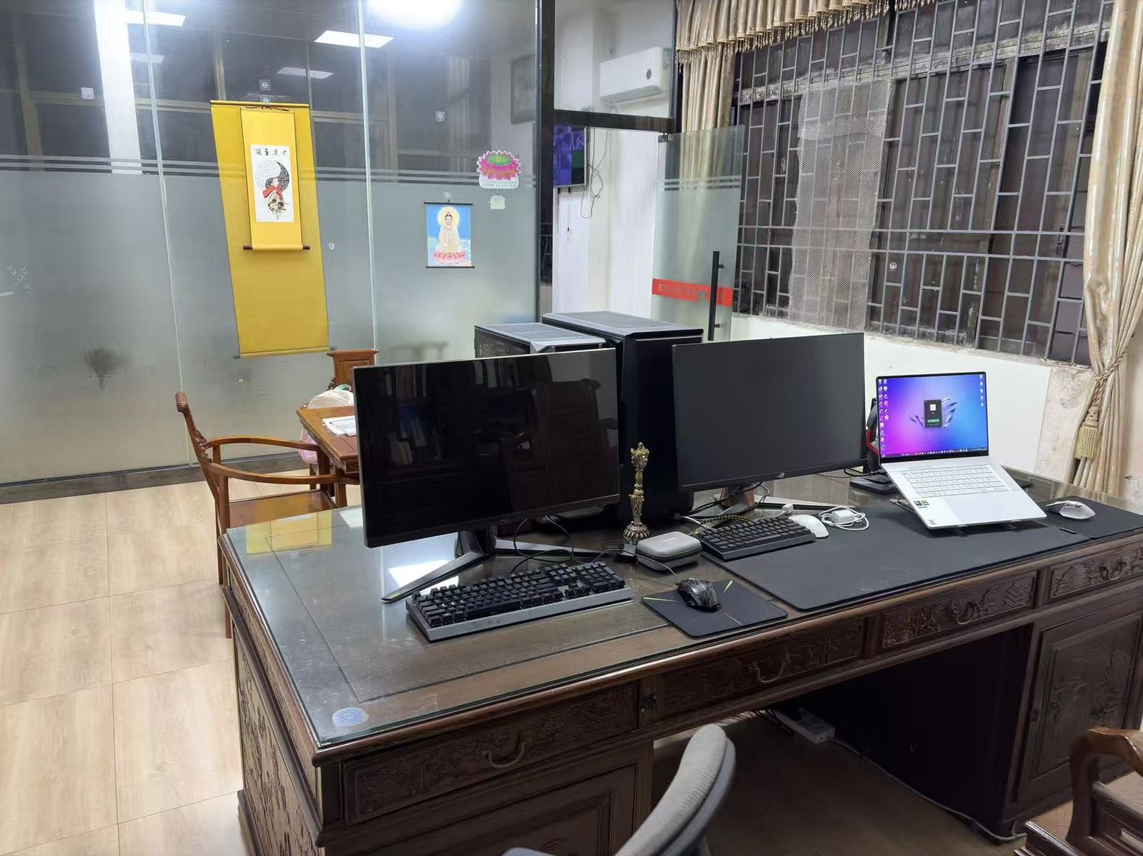 办公桌